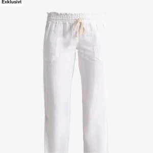 Roxy linnebyxor  - Super fina, oanvända linnebyxor från Roxy. Säljer då det inte kommer till användning. Dom har inga defekter eller liknande 