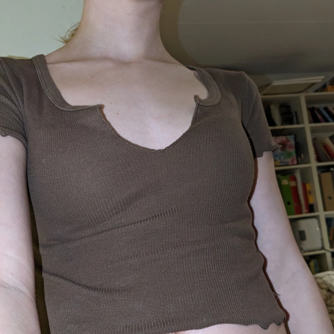 Brun topp med detaljer  - 91