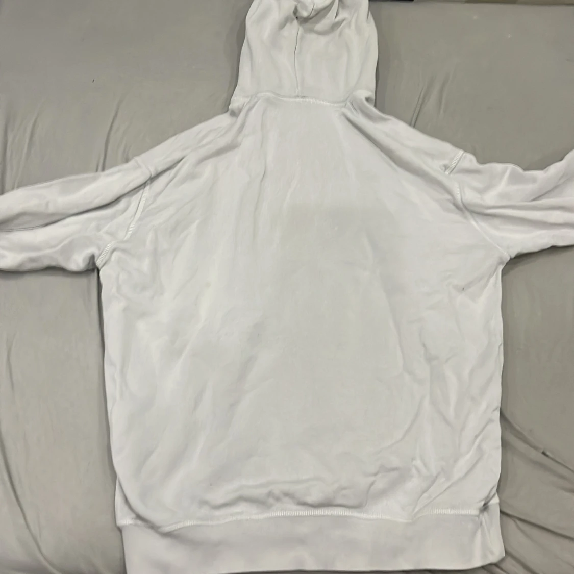 Vit Dsquared2 hoddie.  - 90