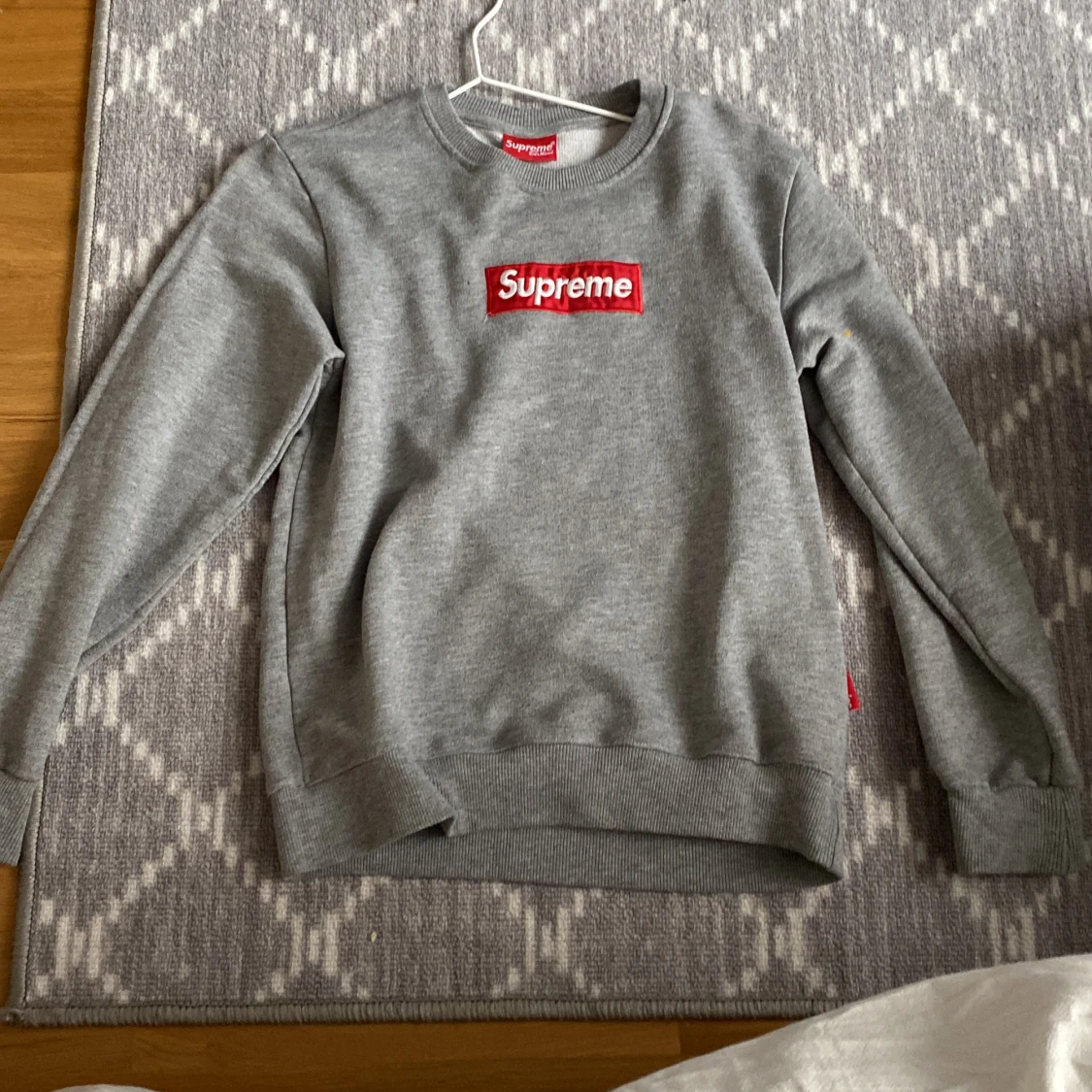 Supreme hoodie 