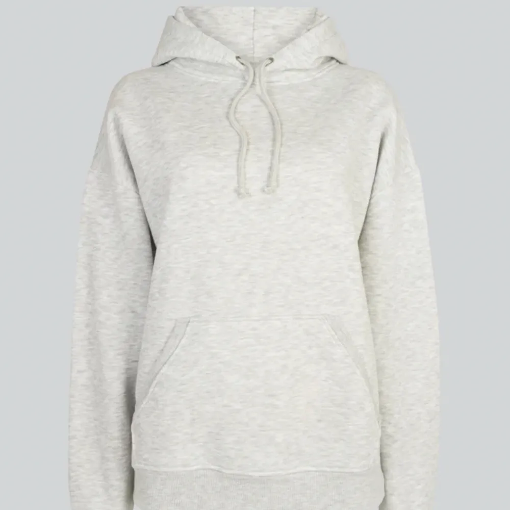 Säljer min ljus gråa hoodie från Bikbok, kommer aldrig till användning då jag säljer. Finns inga defekter eller sådant (kontakta vid bilder eller pris💞💞) . Hoodies.