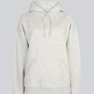 Säljer min ljus gråa hoodie från Bikbok, kommer aldrig till användning då jag säljer. Finns inga defekter eller sådant (kontakta vid bilder eller pris💞💞) 