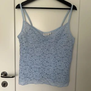 Linne - Linne från Kappahl i spets. Superfint men aldrig använts. Banden är inte justerbara