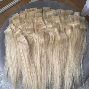 Löshår - Löshår Rapunzel Of Sweden  Bredd: 4 cm  Färg: 10.10  Isatt en gång samt klippt, sparsamt använda  Längd 45 cm (se måttband)  Pris: 2000kr