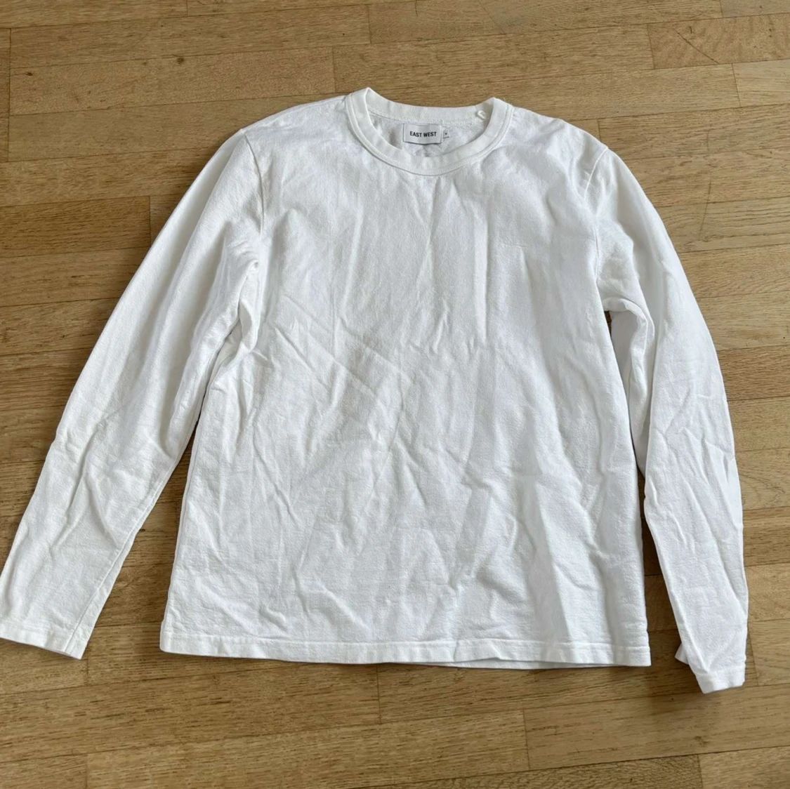 Vit långärmad tröja