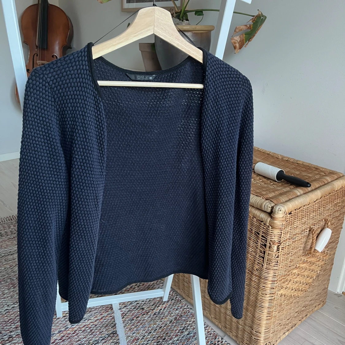 Mörkblå ONLY kofta