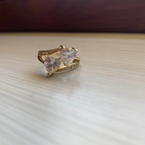 Ring med hjärta 💓  - Ring med hjärta nästan ny bara testad fåtal gånger 💐 Klicka gärna på köp nu eller kontakta 🤗