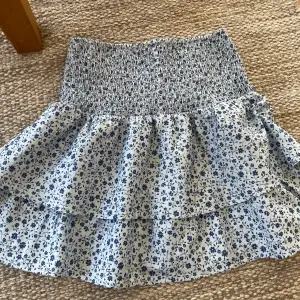 Blommig kjol från Gina Young🌸👗