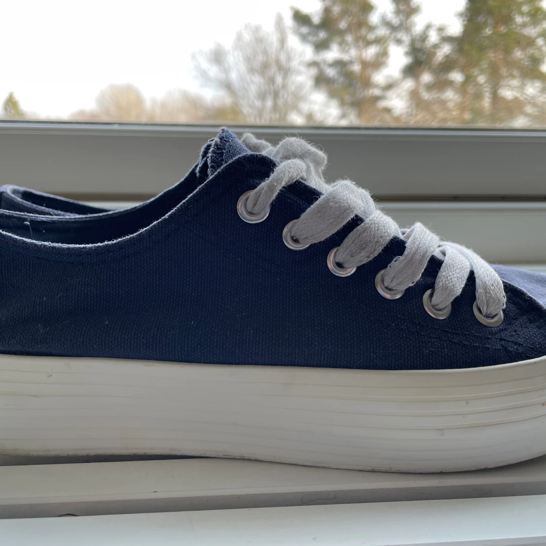 Blåa sommarskor - 90