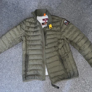 Parajumper jacka  - Passar till storlek s 