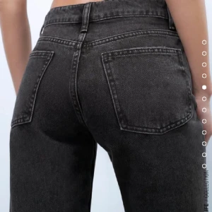 Svarta Straight-Leg Jeans - Superfina och bekväma svarta straight-leg jeans 😇