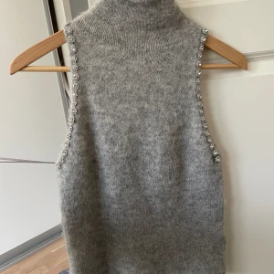 Stickad tröja - Fint skick!  Skriv vid fråga💗