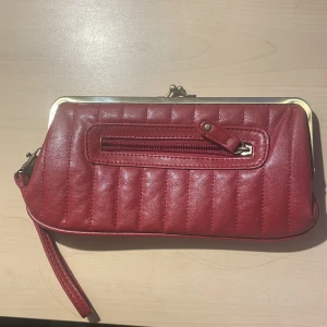 Vintage handbag  - Skriv om eventuella frågor!