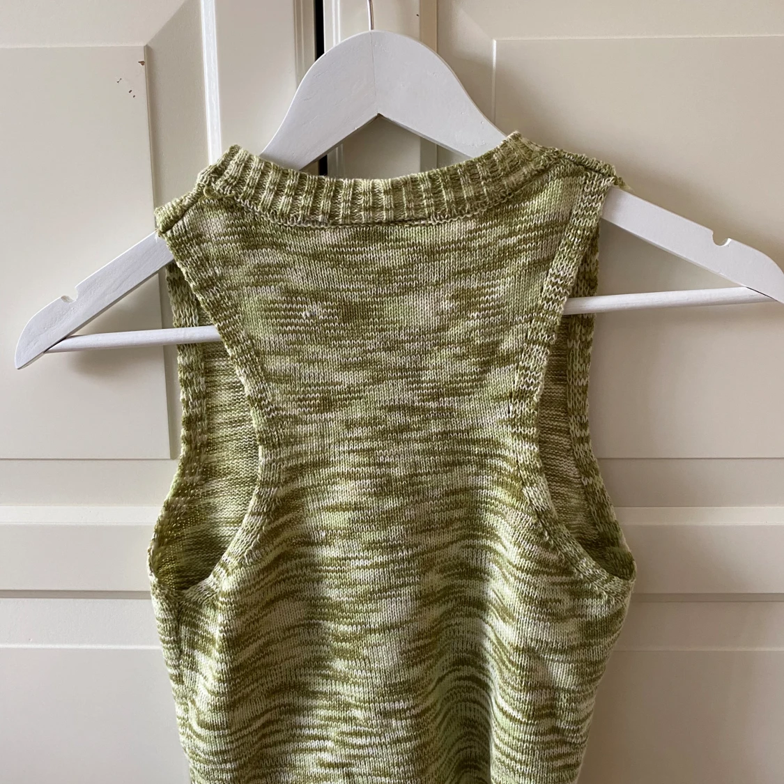 Söt grön stickad topp - 90