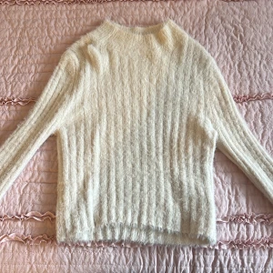 Stickad tröja - Väldigt fin vit stickad topp 