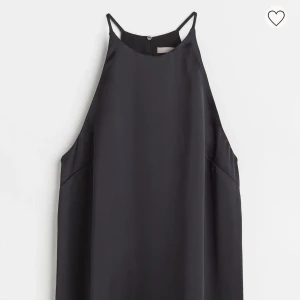 Satintopp  - Slutsåld Satintopp från HM. Skriv för fler bilder☺️