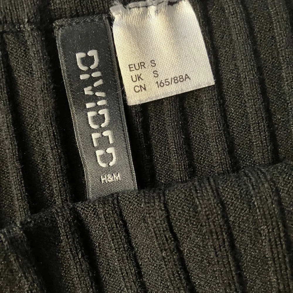 Helt ny, oanvänd, strl S från H&M.. Toppar.