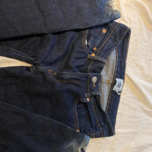 Bootcut jeans - Supersnygga jeans från lager som jag sytt ner. Skriv privat för fler bilder eller om ni undrar något annat! 