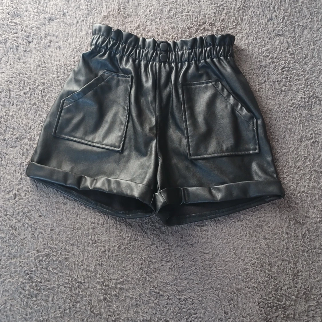 Skin shorts svarta - 92