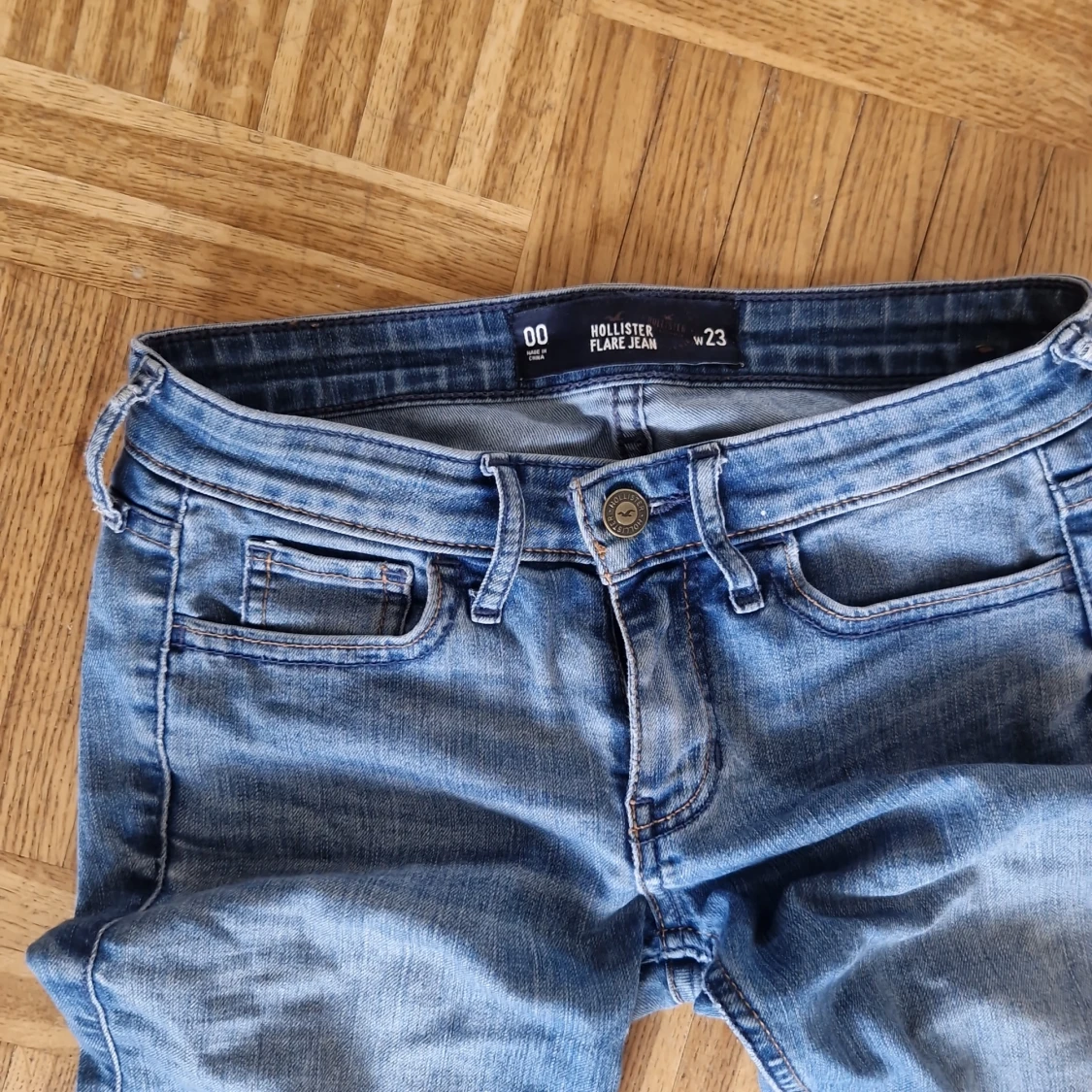 Bootcut jeans säljes - 92