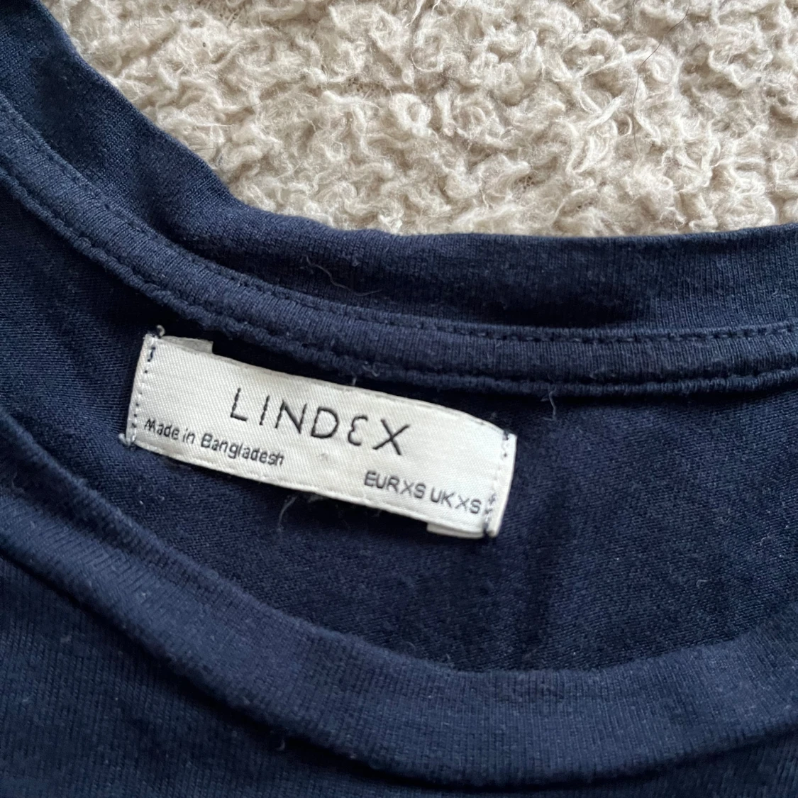 Marinblå t-shirt  - 90