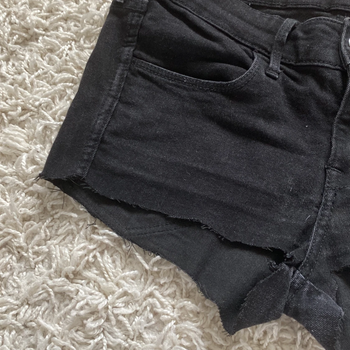 Svarta jeansshorts från H&M - 92