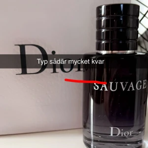 Dior sauvage parfym män - Den har mer än hälften kvar. 50ml. Priset kan diskuteras för den är redan öppnad.