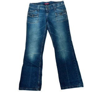 Bootcut jeans - Feta bootcut jeans  🤯 mer mörk grön färg i verkligheten❗️❗️jätte bra skick, knappt använd. snälla köp 😢 skriv för fler bilder eller funderingar 👽