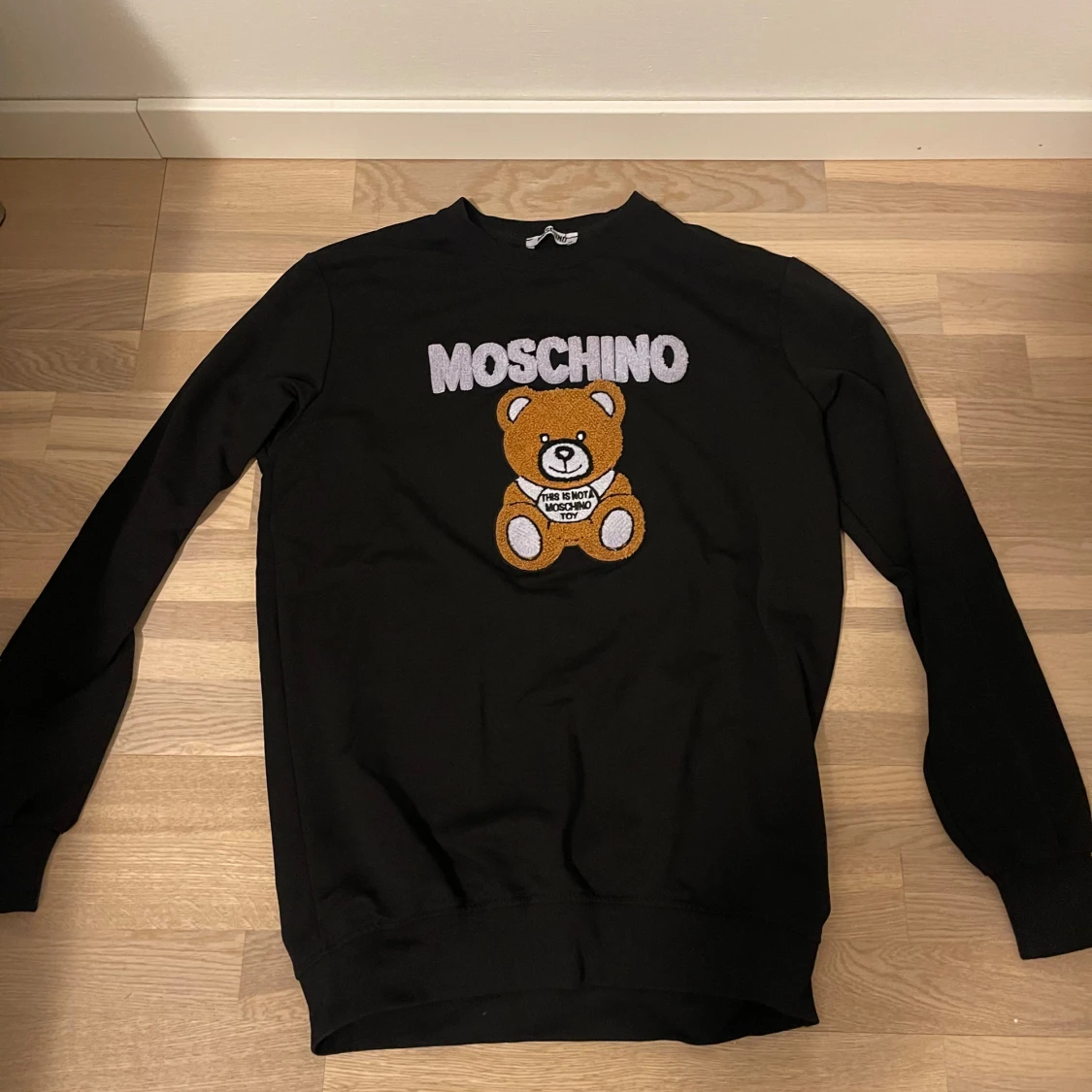 Moschino tröja  - 90