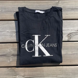 Calvin Klein tröja - Jätte bra skick. Storlek s. Nästan aldrig använd💖