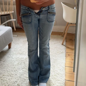 Snygga jeans - Säljer mina favorit jeans då dem är för små i midjan⭐️