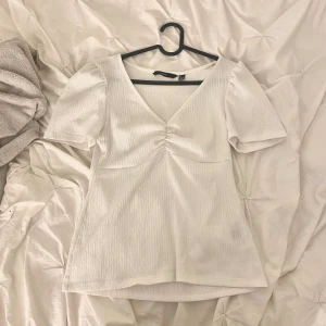 Vero moda topp - Jättefin vera moda i storlek S Kom privat för fler bilder eller för att diskutera pris🤍
