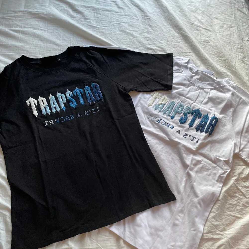 Säljer nu mina 2 trapstar t-shirts då jag ej använder dom, båda är bara använda nån gång så skicket är som nytt, storlek S på båda, givetvis äkta, vid fler frågor är det bara att skriva☀️. T-shirts.