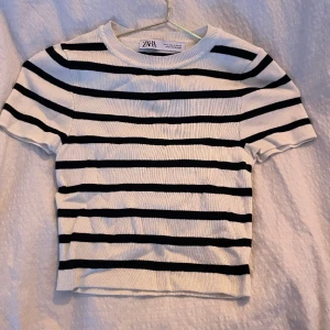 Tröja - Så fin men tyvärr inte min stil längre!! Magtröja från zara i strl S❤️