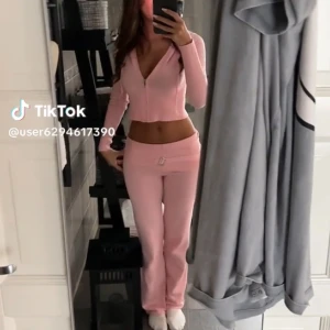 Rosa sett - den är helt ny!!