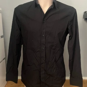 Svart skjorta - Bra skick!