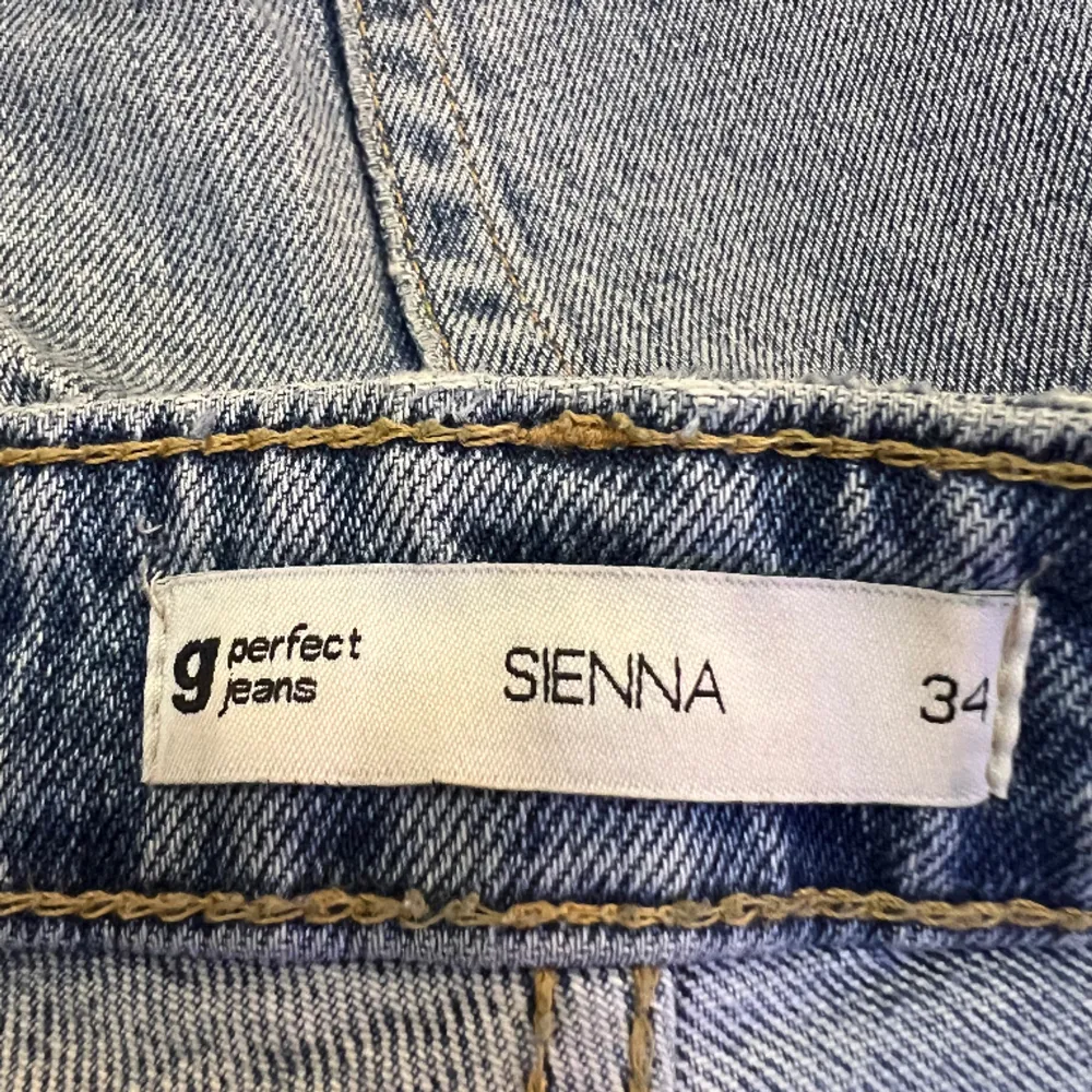 Gina tricot jeans storlek 34. Jeans & Byxor.