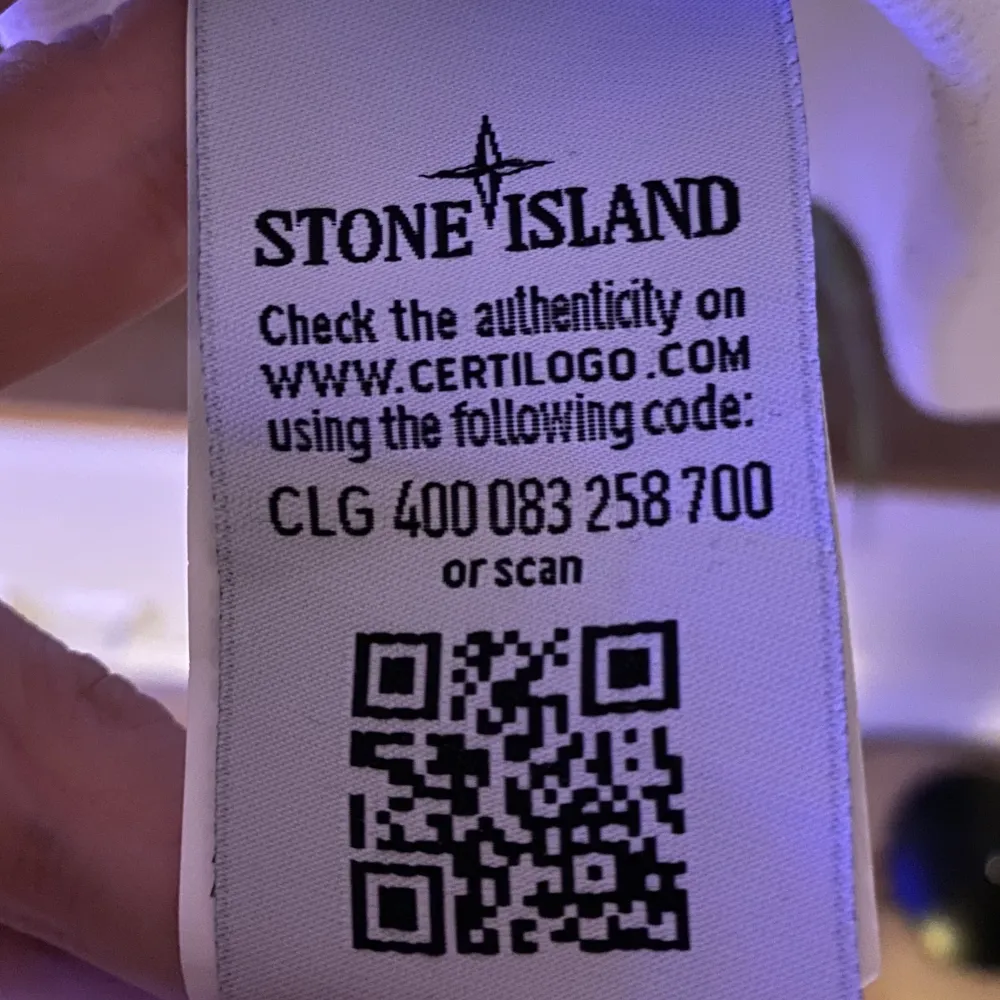 En helt ny Stone island sweatshirt. 1:1, tags följer med. Skick 10/10. Pris går att diskutera.. Hoodies.