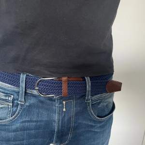 Tjenare säljer nu ännu ett riktigt snyggt flätat bälte som ger en fin detalj till alla jeans. Bara att höra av dig vid funderingar!