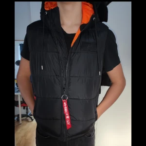 Alpha Industries väst - Helt ny Alpha Industries väst Storlek S Pris kan diskuteras!