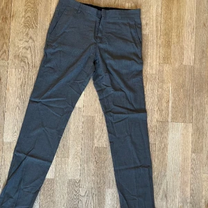 Kostymbyxor/Chinos - Passar perfekt till lite mer festliga tillfällen!