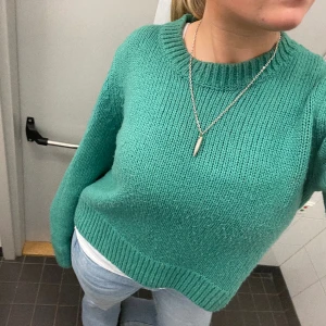 Grön stickad  - Snygg grön stickad tröja 