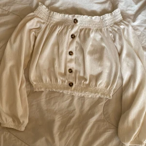 Vit tröja  - Bra skicka och bra material 