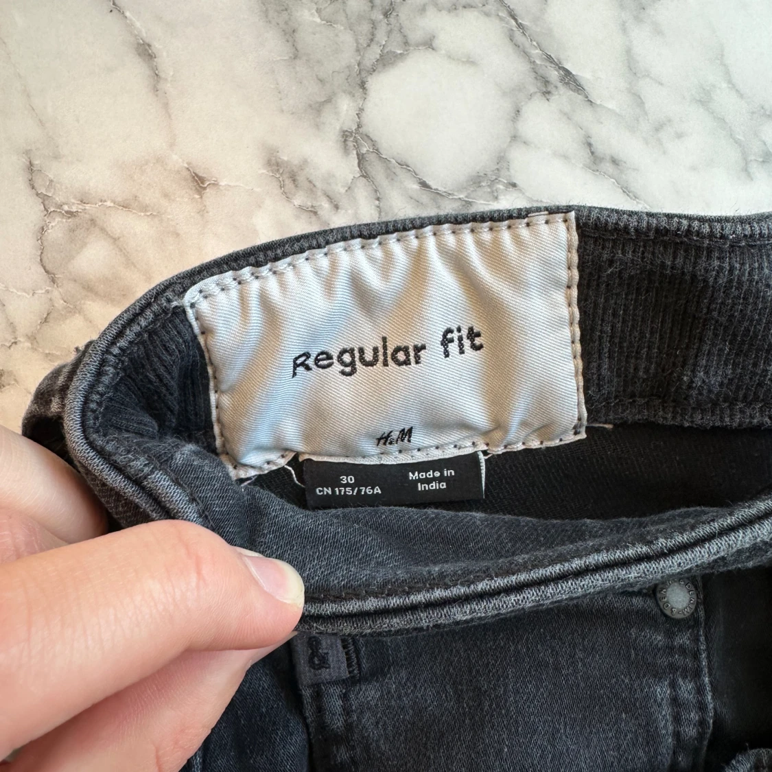 Svarta jeansbyxor  - 92