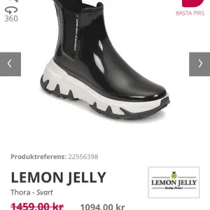 Lemon Jelly rain boots i storlek 36. De har lite repor men glänser fortfarande som dom ska. 