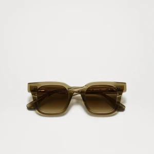 Chimi solglasögon 04 - Jag säljer mina chimi glasögon då jag hittat ett nya favoriter. Dom är i ny skick då jag andvänt dom ett fåtal gånger, jätte fina till sommaren ✨☀️