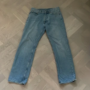 Blå weekday jeans - Blå weekday jeans👍. Pris kan diskuteras