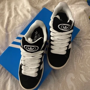 Adidas campus  - Helt oanvända och säljer pga att de var för små 🥰