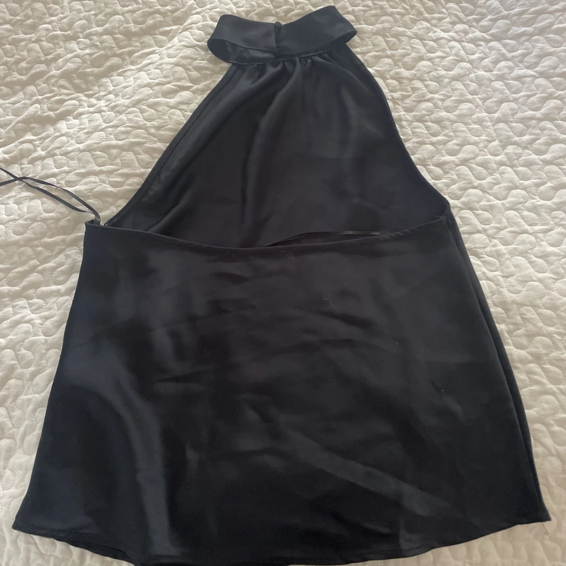 Halterneck topp i satin  - 91