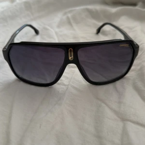 Carrera glasögon  - Knappt använda då jag ångra mig o inte kan lämna tillbaka baka dom
